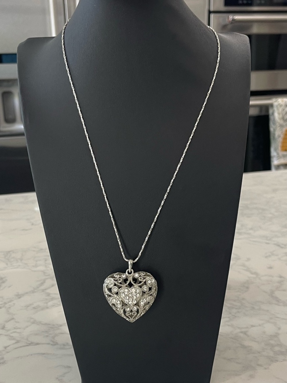 Silver Heart Filigree Pendant Necklace - Elegant Women’s Jewelry